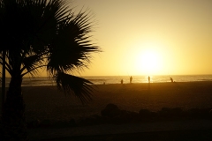 20220815182948_DSC09443-Namibia--Swakopmund-Fahrradtour Meer Sonnenuntergang Angler
